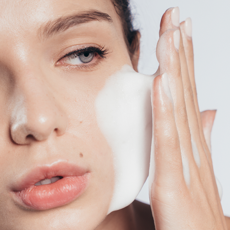 Snow Fox Skincare - Vendita all'ingrosso Detergenti per il viso - Detergente per schiuma di raffreddamento1