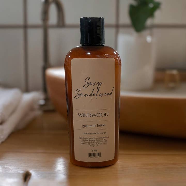 Sexy lotion met geitenmelk van sandelhout voor wholesale door Windwood Soap