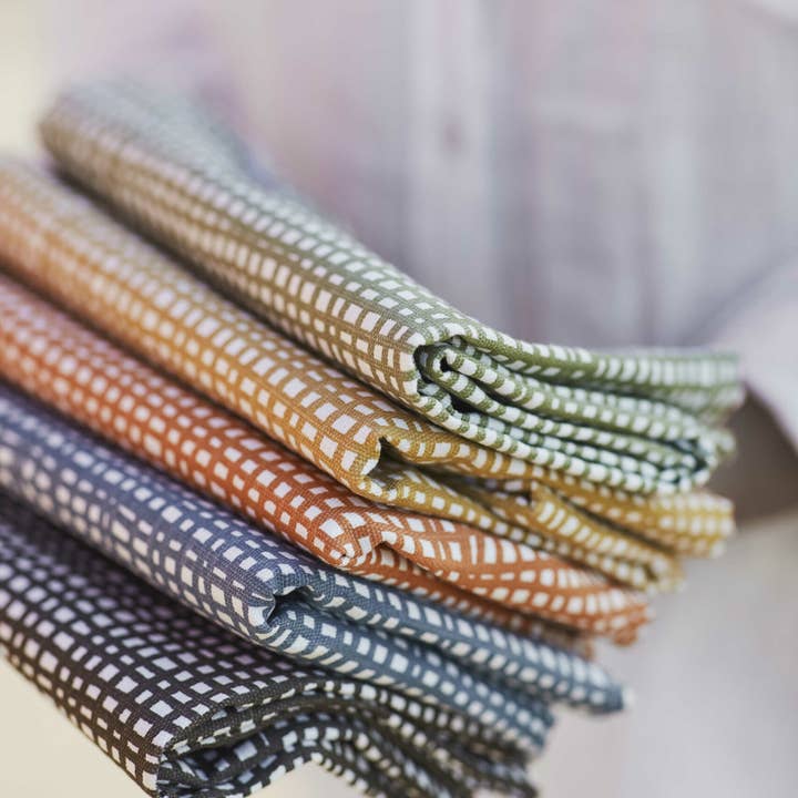 Spira of Sweden - Wholesale Table Runner - NÄT Tablerunner 42x140 cm - Asphalt1