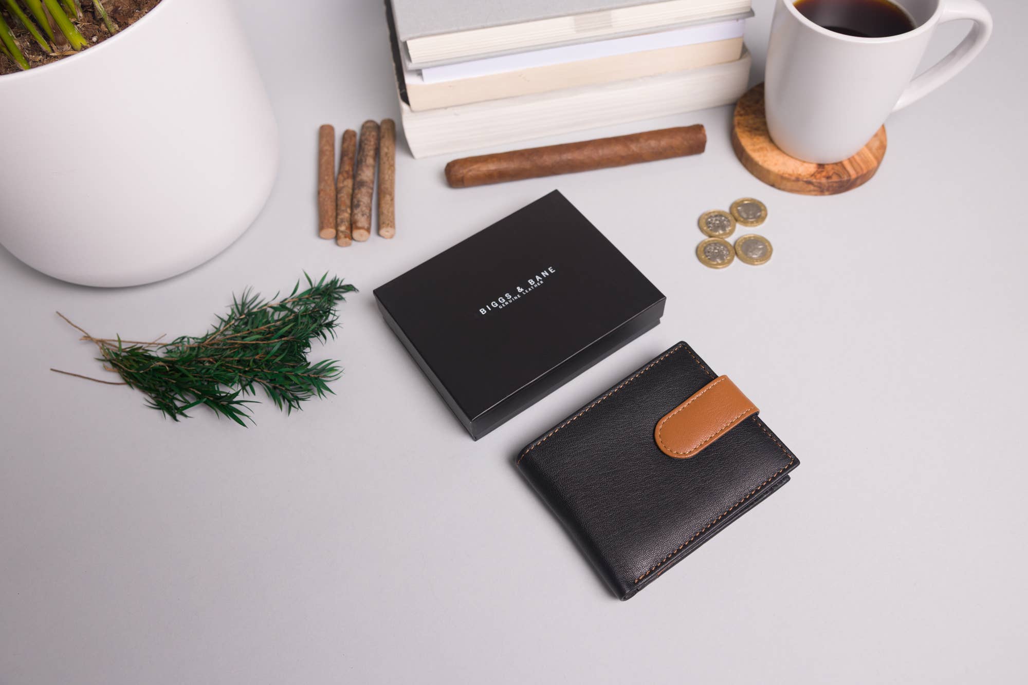 Redbrick – wholesale Wallet - Men’s – Biggs & Bane Men's Bifold Black & Tan Leather Wallet With Large External Coins Pocket With Gusset6