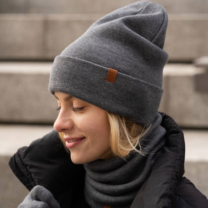 menique - Wholesale Beanie – Women's - Women's Knitted Beanie & Gloves 2-Piece Set4