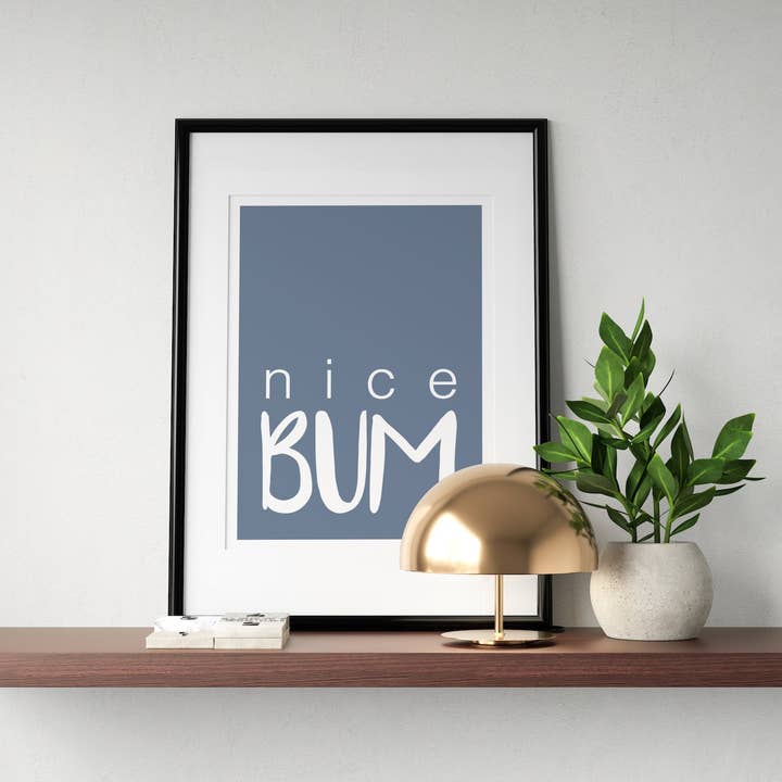 The Smudge Box – wholesale Badrumsskylt – Nice bum badrum Väggkonst, WC Print, Fräskig Heminredning3