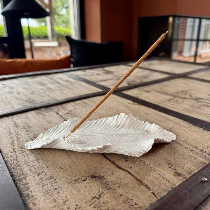 Anoq - Wholesale Incense Holder - Scent burner - White ceramic incense holder - White Leaf4