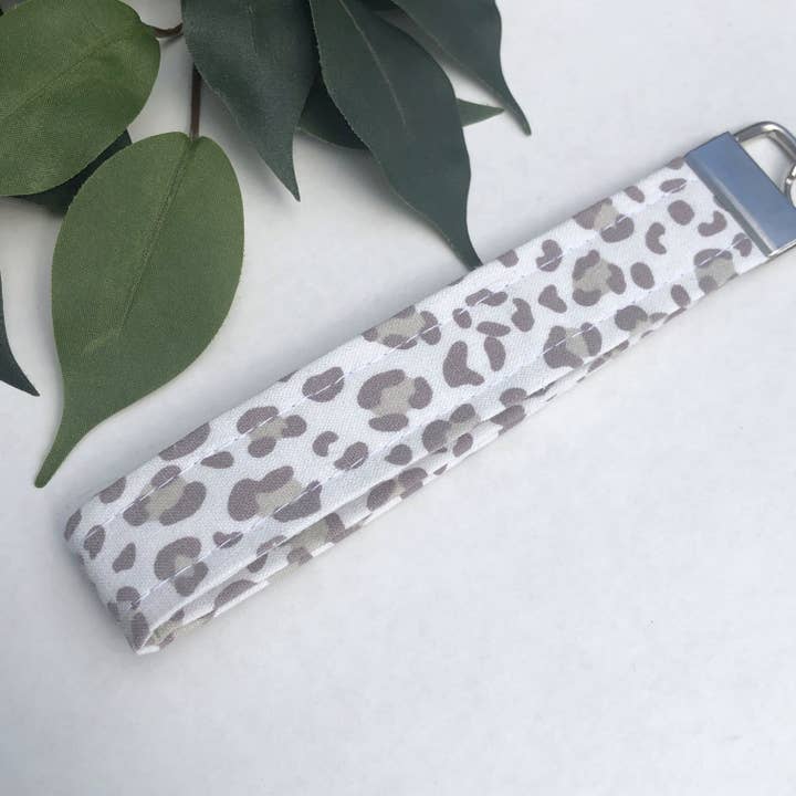 MDStickerShop - Wholesale Keychain - Women's - Light Brown and Cream Leopard Print Fabric Wristlet Keychain