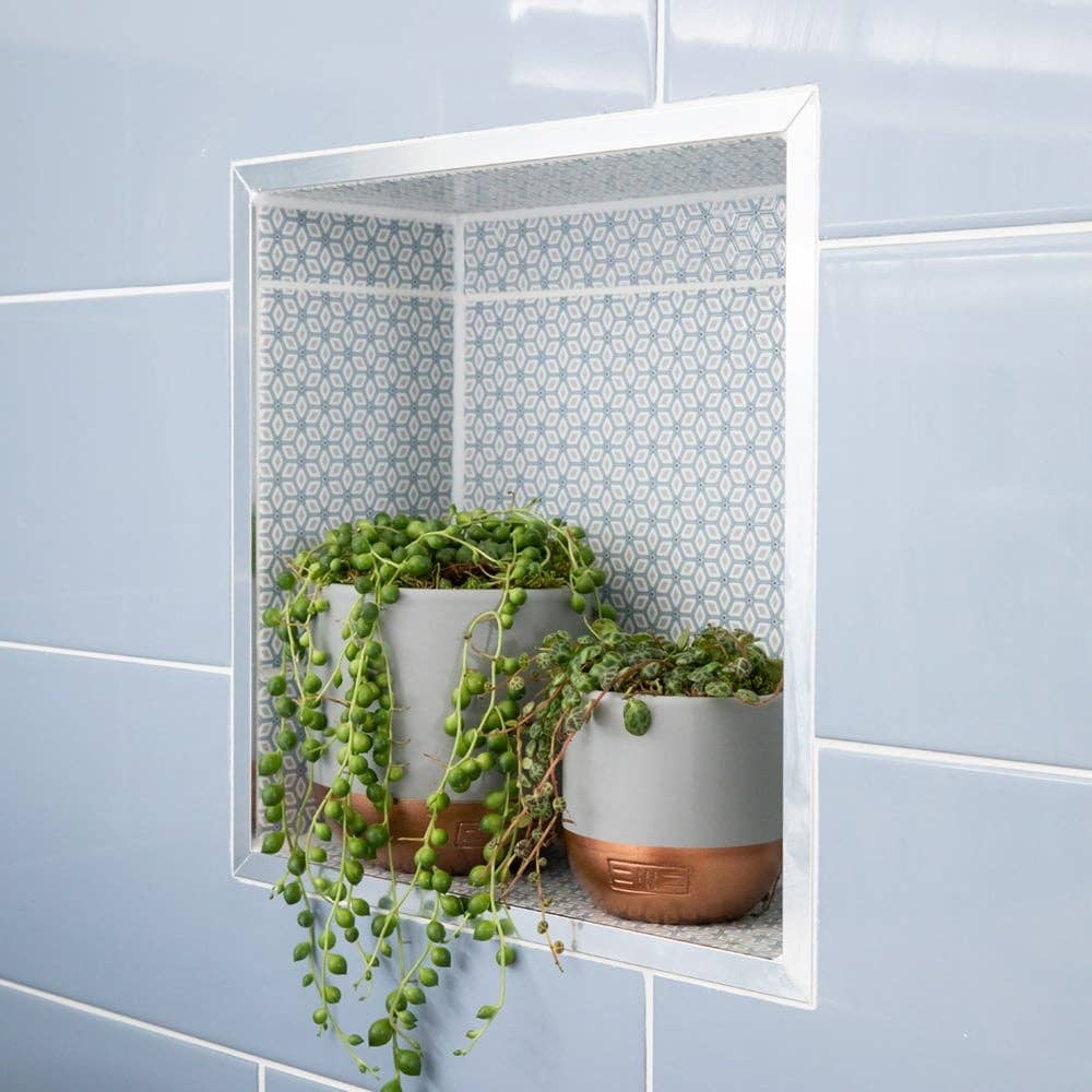 The Little Botanical - Wholesale Live Plant - String of Pearls in grey/copper pot2