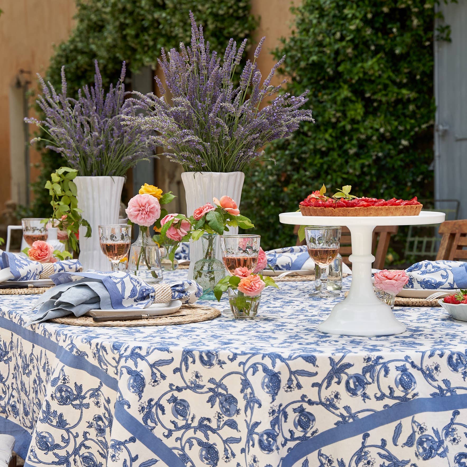 Couleur Nature - Wholesale Tablecloth - Granada Cornflower Blue | French Tablecloths11