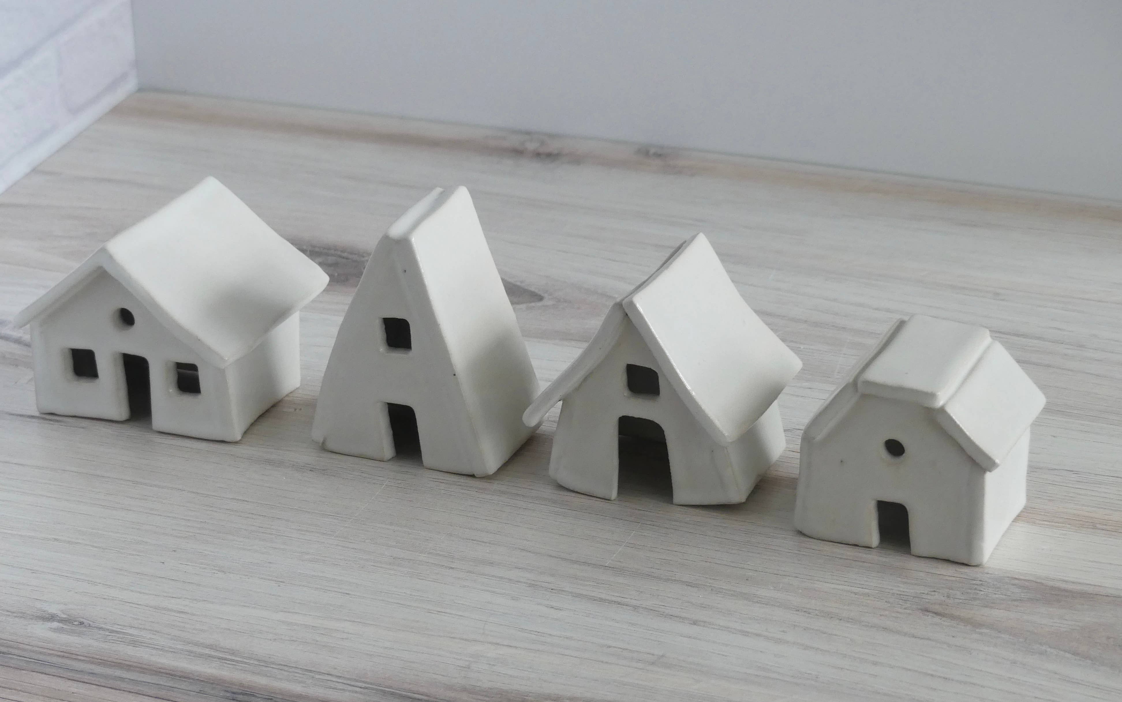 Design by Pouneh - Venta al por mayor Decoración navideña - Pequeño pueblo de cerámica hecho a mano, decoración navideña4