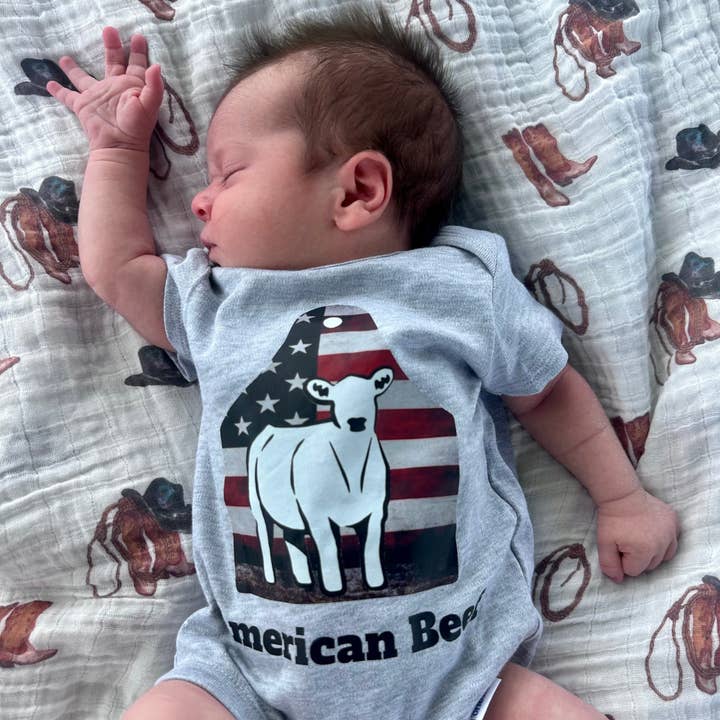 AMERICAN BEEF t-shirt för wholesale av Cowpuncher Babe