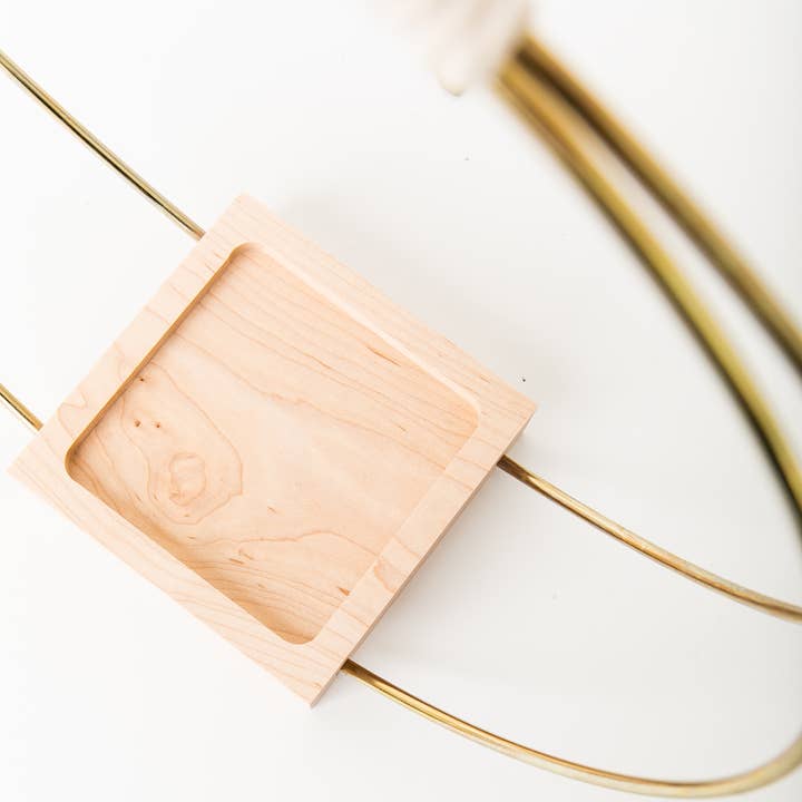 Braid & Wood Design Studio - Venta al por mayor Macetas colgantes - Macetero Colgante Dorado, Colgador de Plantas Moderno (Grande)