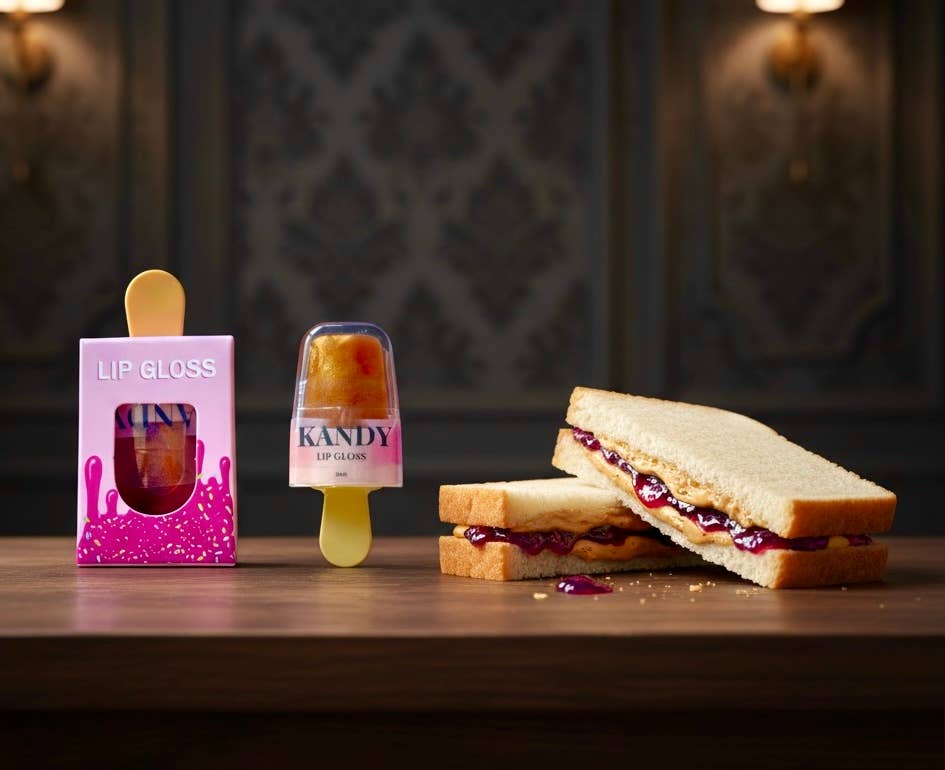 KANDY AROMA - Vendita all'ingrosso Lucidalabbra - LUCIDALABBRA BIOLOGICO PROFUMATO AL BURRO DI ARACHIDI E GELATINA