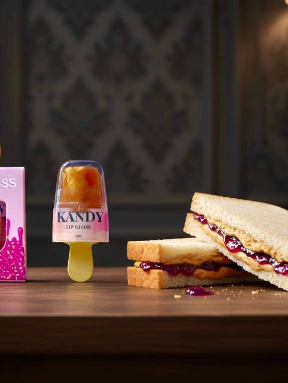 LUCIDALABBRA BIOLOGICO PROFUMATO AL BURRO DI ARACHIDI E GELATINA per la vendita all'ingrosso da parte di KANDY AROMA