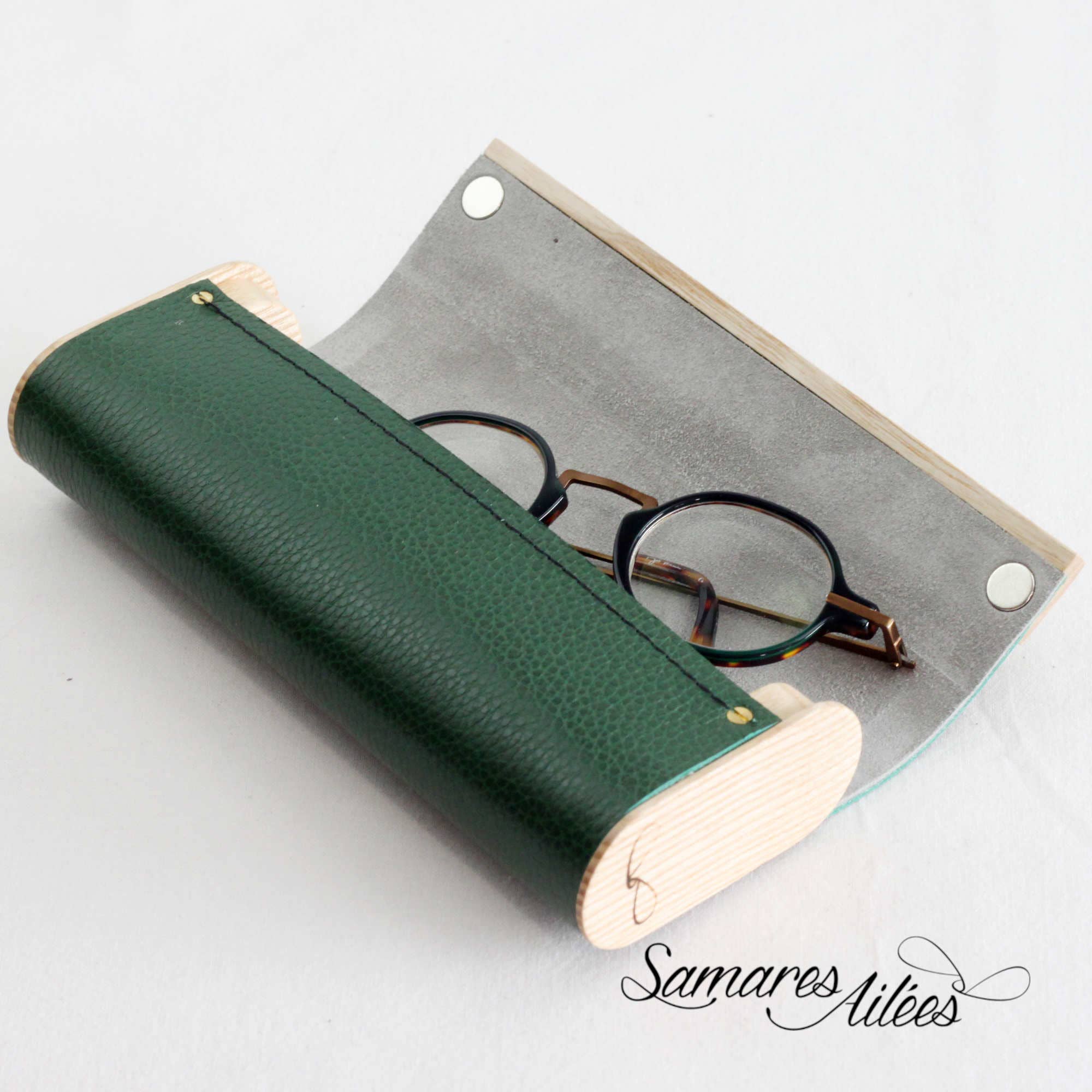 Samares Ailées - Wholesale Eyewear Cases & Holders - Unisex - “Marie” Wood and Leather Eyeglass Case17