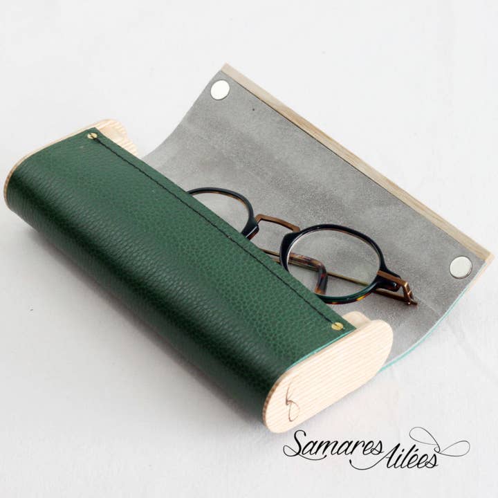 Samares Ailées - Wholesale Eyewear Cases & Holders - Unisex - “Marie” Wood and Leather Eyeglass Case17