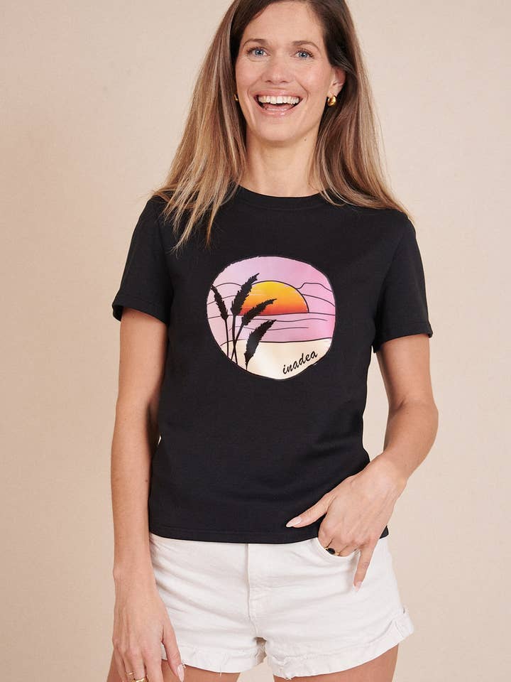 Maglietta Nera GABRIEL logo Estate per la vendita all'ingrosso da parte di INADEA