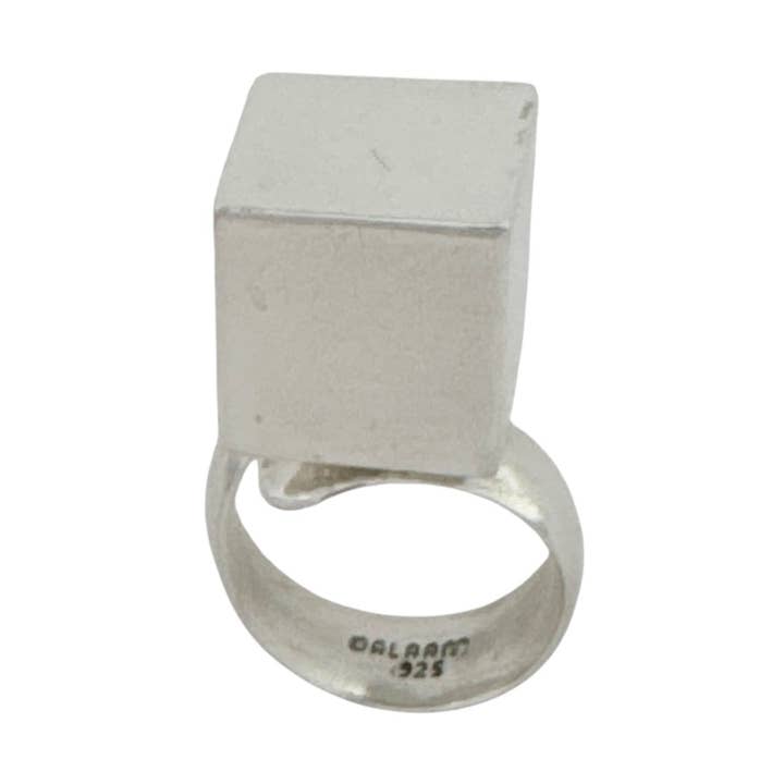 RING I STERLINGSILVER MED ISBITSDESIGN OCH JUSTERBART BAND för wholesale av Balaam Design