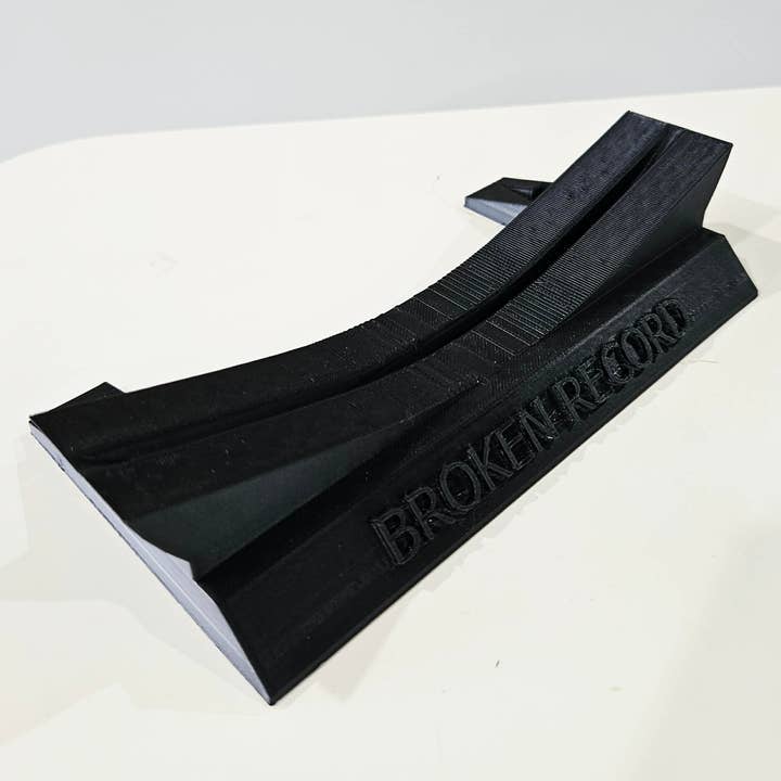3D Printed Stand for records or clocks for engroshandel hos Broken Record