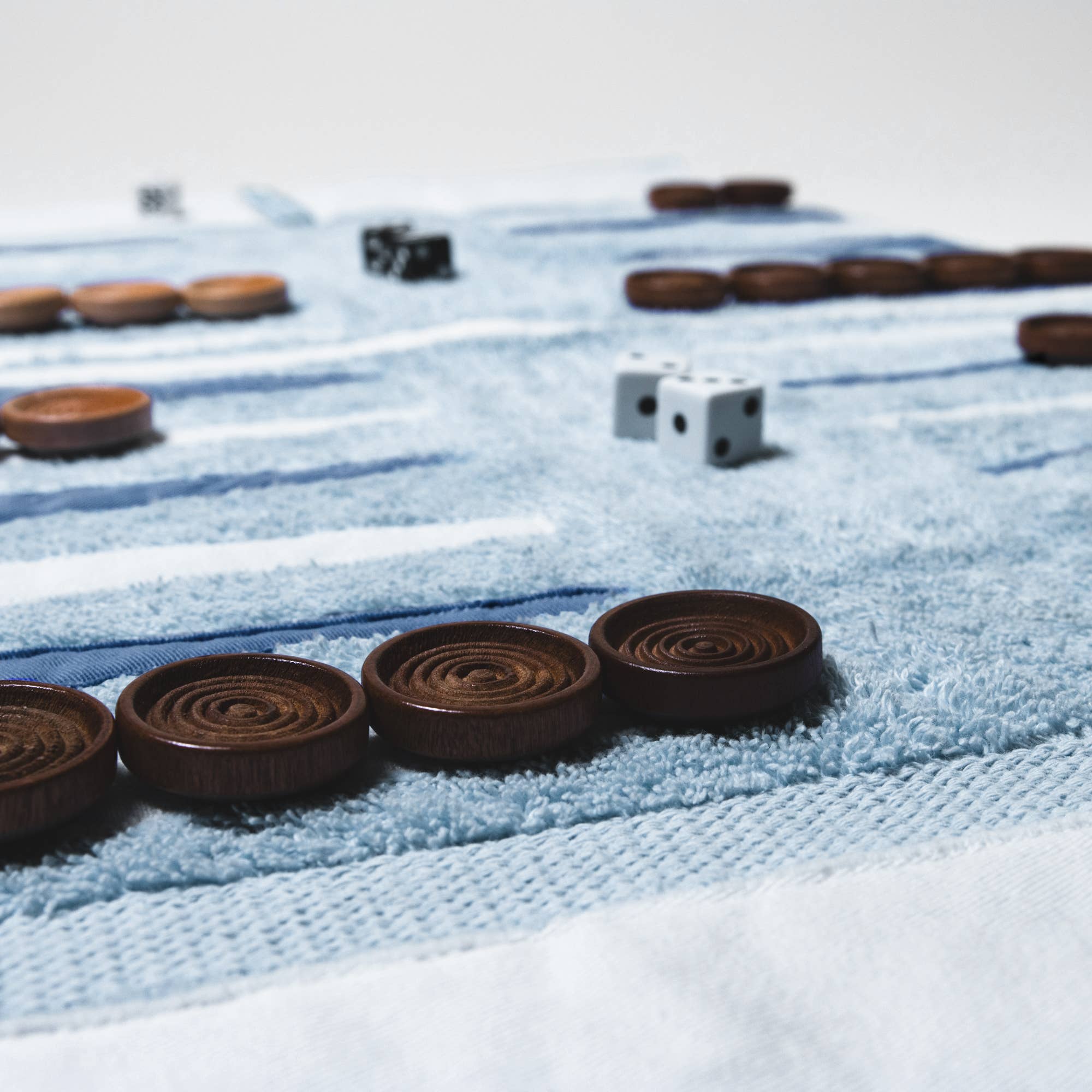 3rd Space by SBR - Wholesale Board Game - Light Blue & White Outdoor/Travel Backgammon Set5