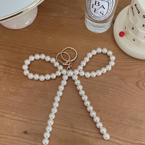 MOND HAUS - Wholesale Keychain - Women's - Fonda Keychain | Chubby Pearl Beaded Ribbon Charm5