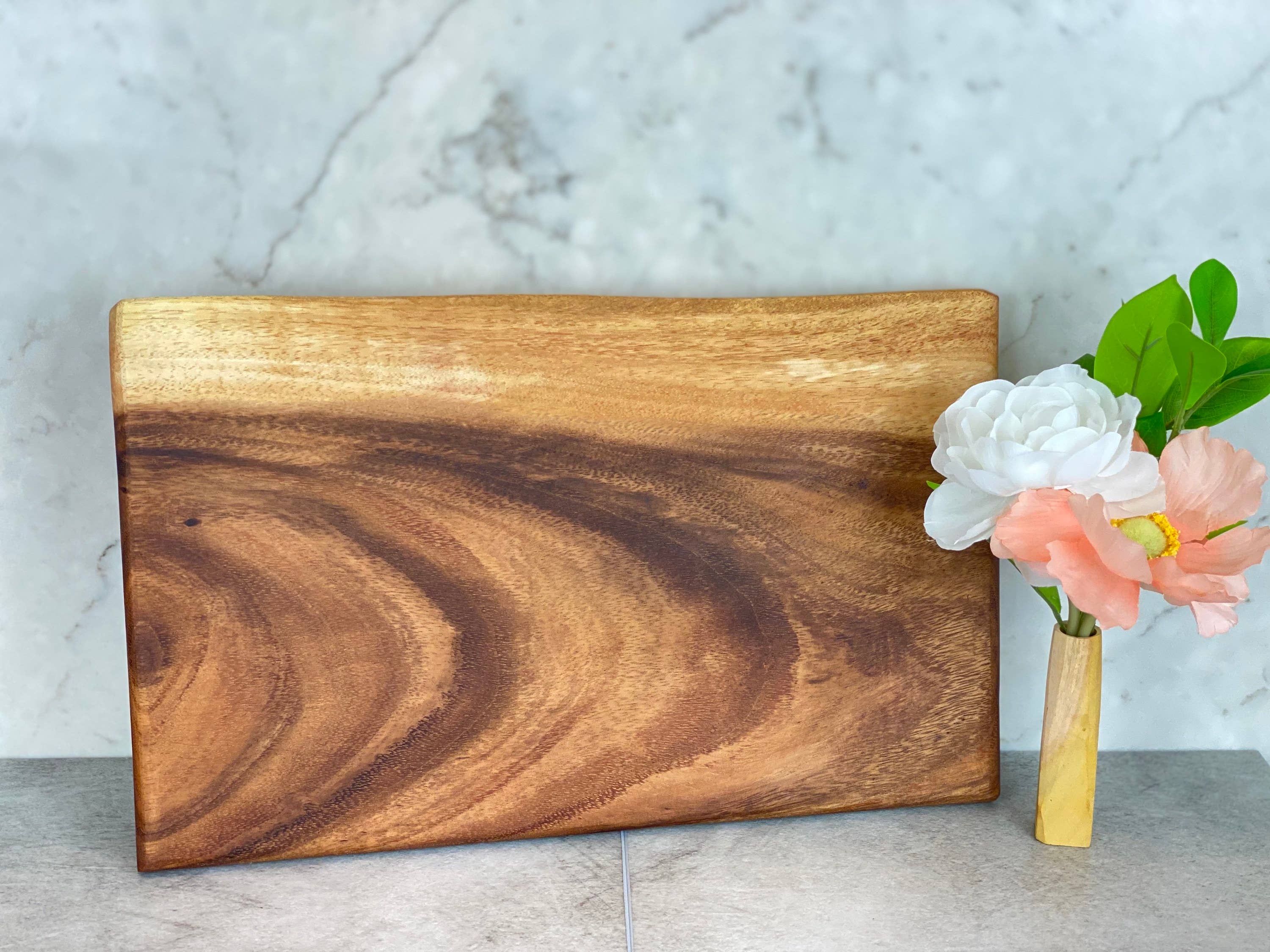 Tuckahoe Hardwoods - Wholesale Cutting board - Medium Live Edge Square End Board