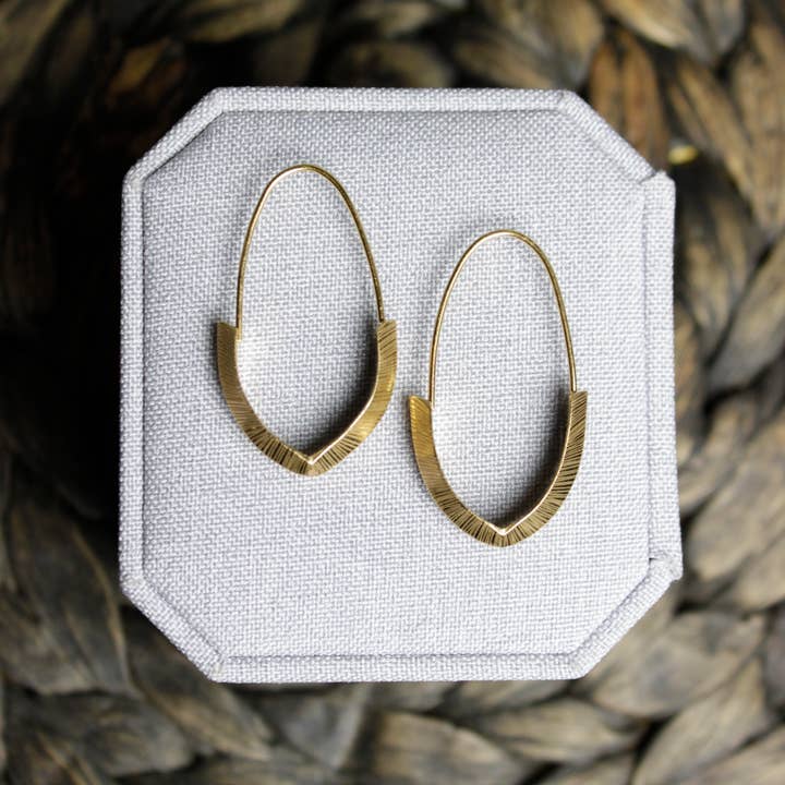 Créoles Kat pour la vente par LEO Handcrafted