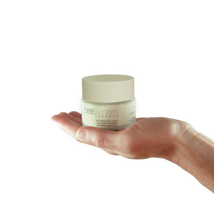 Diet Esthetic – Engroshandel Fugtighedscreme til ansigtet – Ansigtscreme med bi-gift 50 ml2