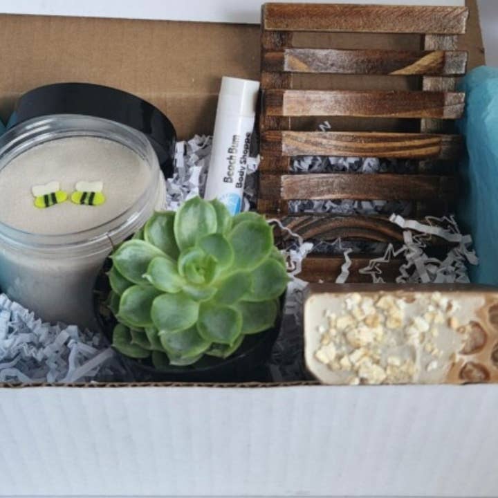 Gift set (Oatmeal, Milk & Honey) for wholesale by Beach Bum Body Shoppe