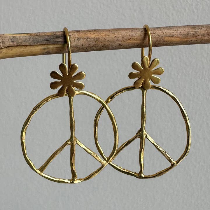 Boucles d'oreilles symbole de paix|Bijoux enfant des fleurs|Boucles d'oreilles dorées pour la vente par Anokhi Green | Handmade Gemstone Jewelry
