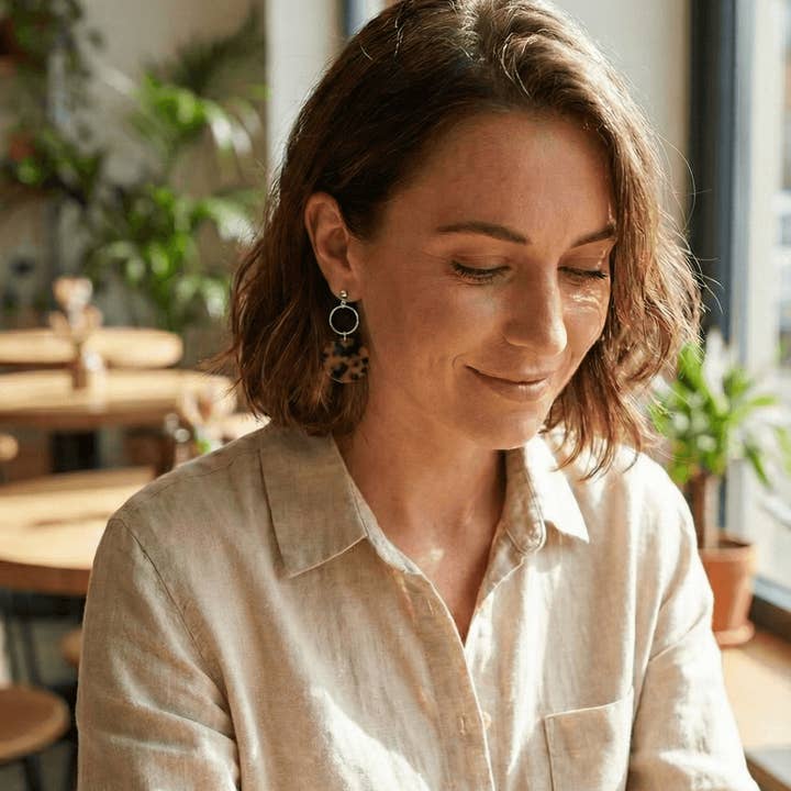 Oceanic Jewellers - Majique London - Vente Boucles d'oreilles pendantes - Boucles d'oreilles en acrylique avec anneau argenté3