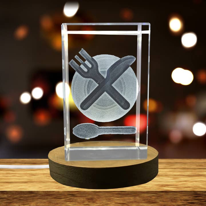 Souvenir de Reconnaissance Élégant en Cristal avec Assiette et Couverts pour la vente par AB Crystal Collection