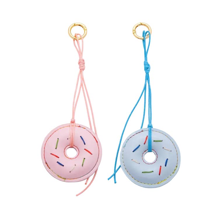 Porte-clés en cuir en forme de beignet, accessoire de sac en cuir ✦ BC-21WB117B BC-21WA117P pour la vente par Simply Jewels