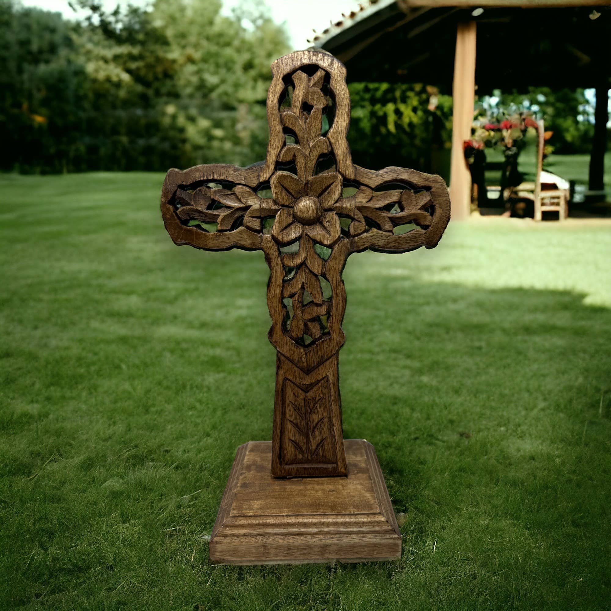 Wilco Home - Vente Décorations de table - Croix de table en bois sculpté à la main « Vineyard »5