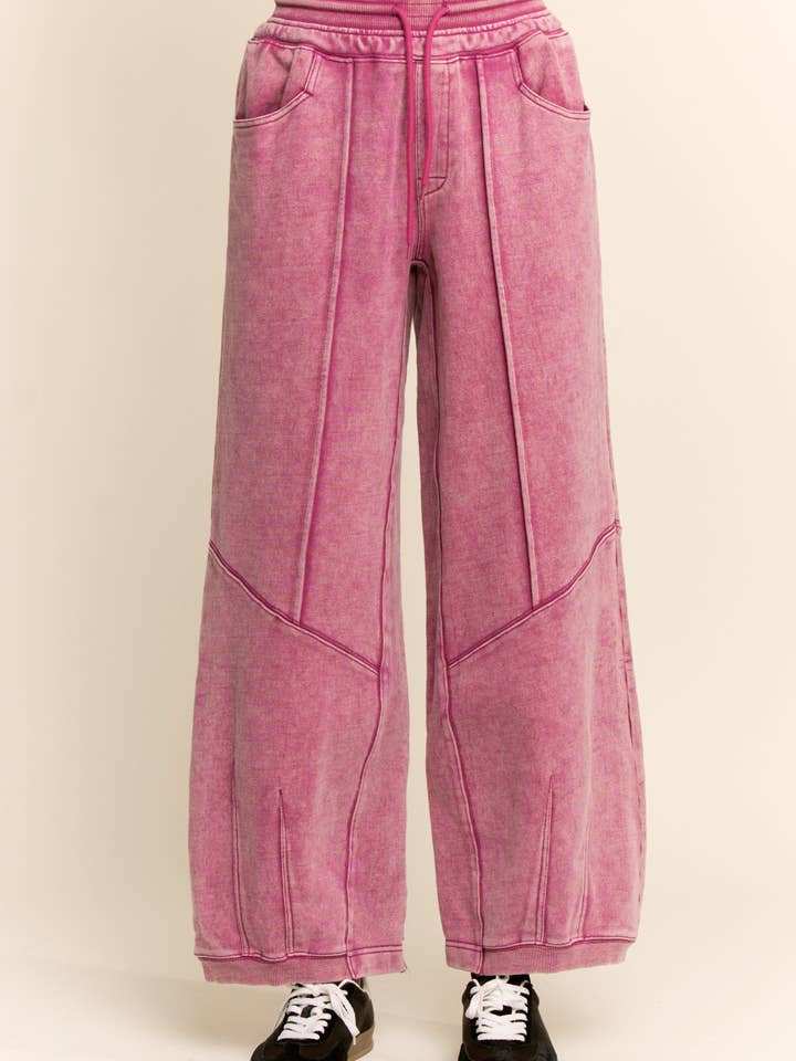 PANTALON BARIL EN MOLLETON FRANÇAIS LAVÉ AVEC TAILLE CONTRASTÉE pour la vente par Davi & Dani