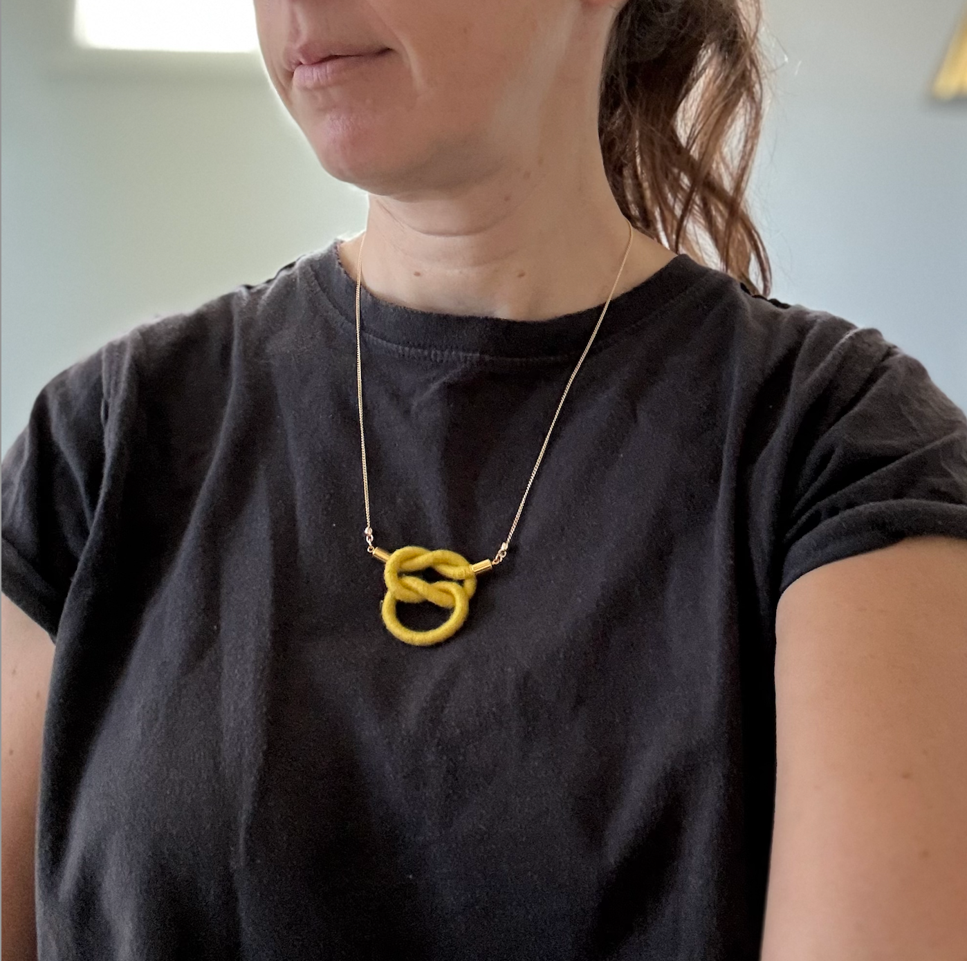 SASHA - Wholesale Pendant/Charm Necklace - Colorblocked Square Knot Fiber + Chain Necklace1