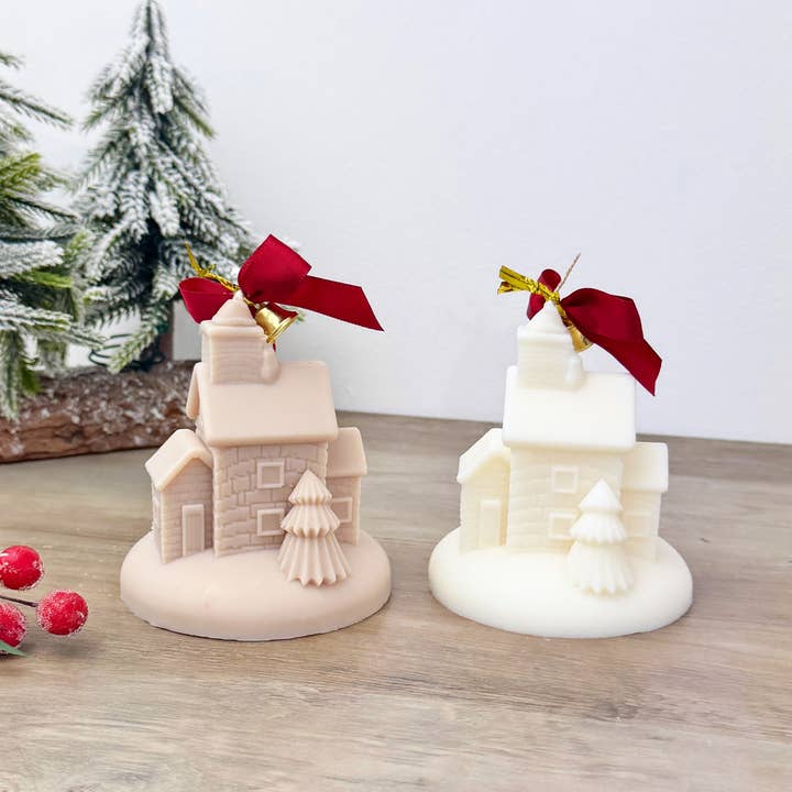 Eli and Things – wholesale Pillar candle – Snowy Christmas House Candle - Christmas Village Candle 2