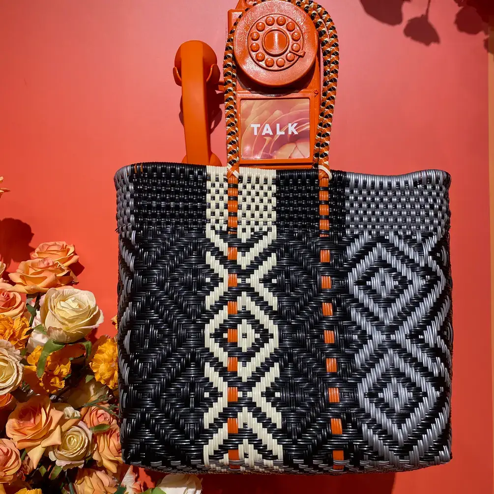 The Faria – Saco de praia por atacado – Bolsas Praia Artesanais Preto e Laranja em Plástico Reciclado8