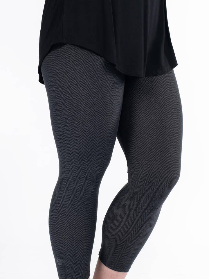 Zig To My Zag Crops per la vendita all'ingrosso da parte di SweetLegs Clothing Inc