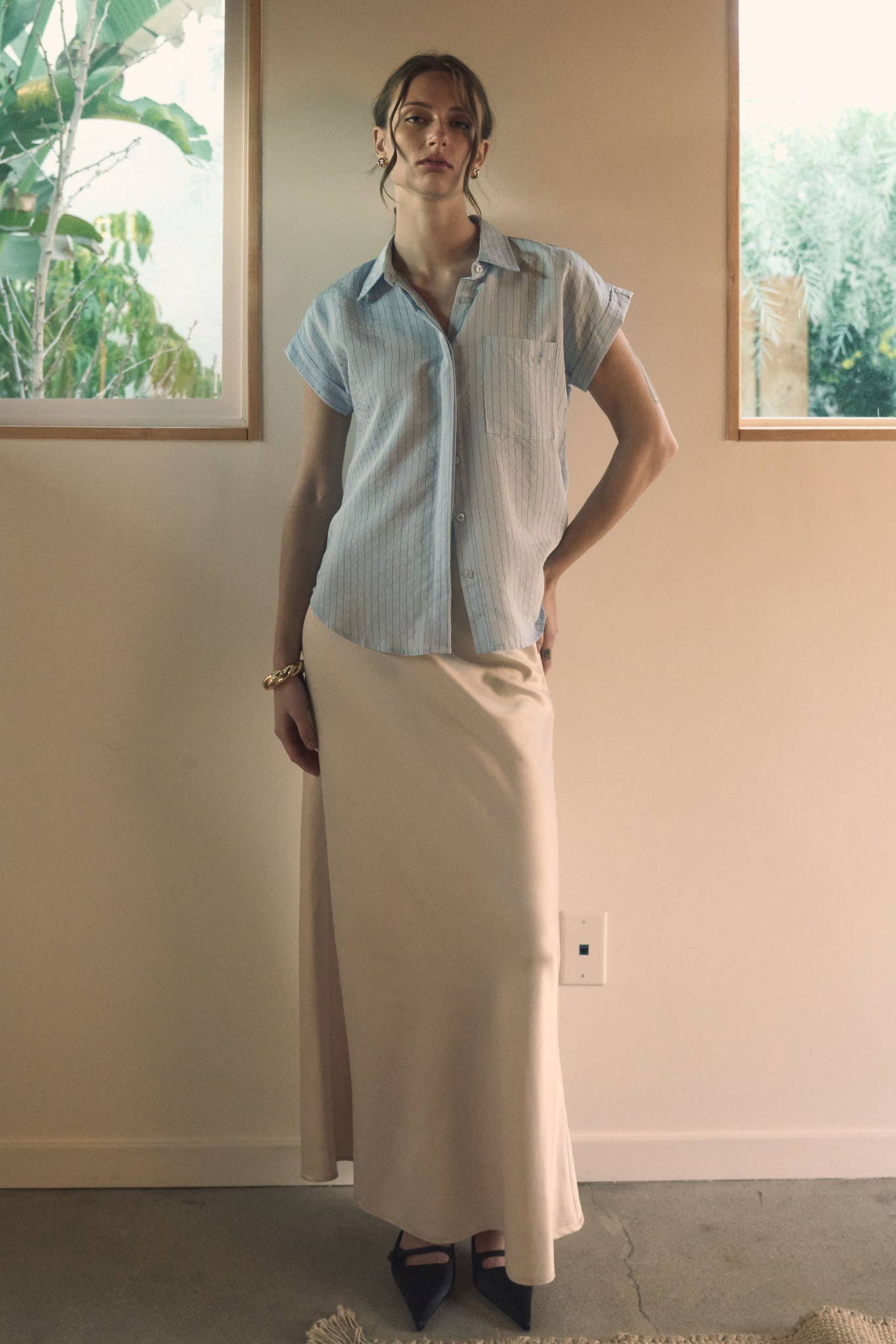 The Workshop Studio - Venta al por mayor Blusa - Mujer - CAMISA DE MANGA CORTA CON CUELLO A RAYAS FINAS9