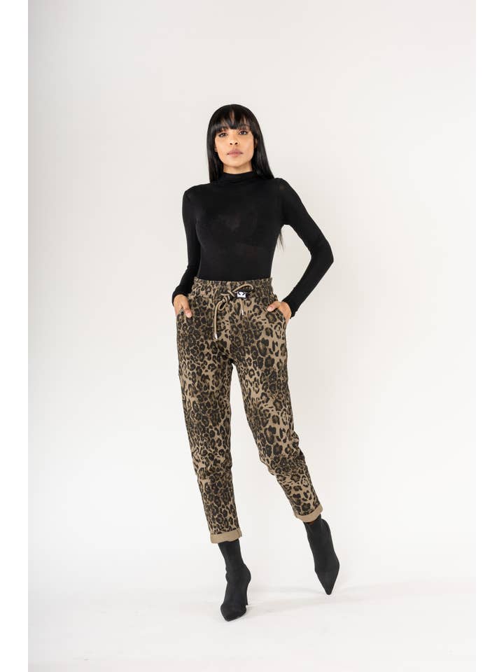 Nina Carter - Wholesale Pants - Women's - Panta jogg leopard elastic waist with drawstring P50012