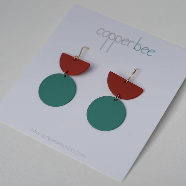 Copper Bee – Großhandel Ohrhänger – Helle, auffällige Statement-Ohrringe7