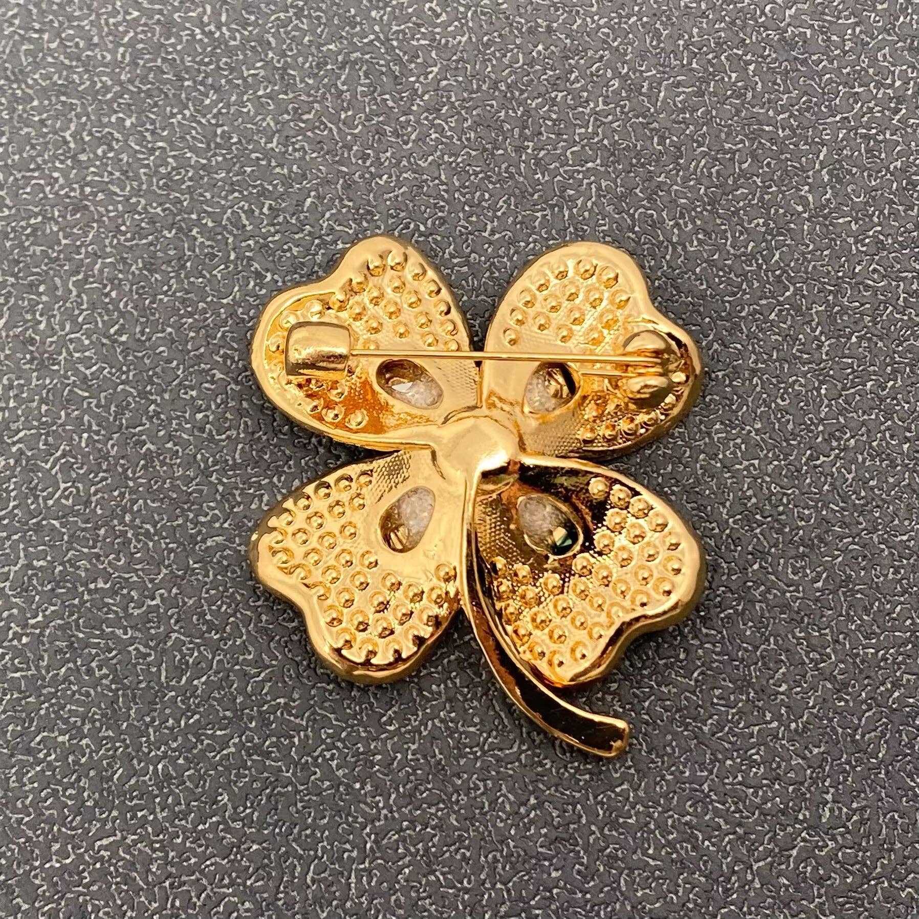 Mio Queena - Wholesale Brooch - Rhinestone Four-leaf Clover Brooch2