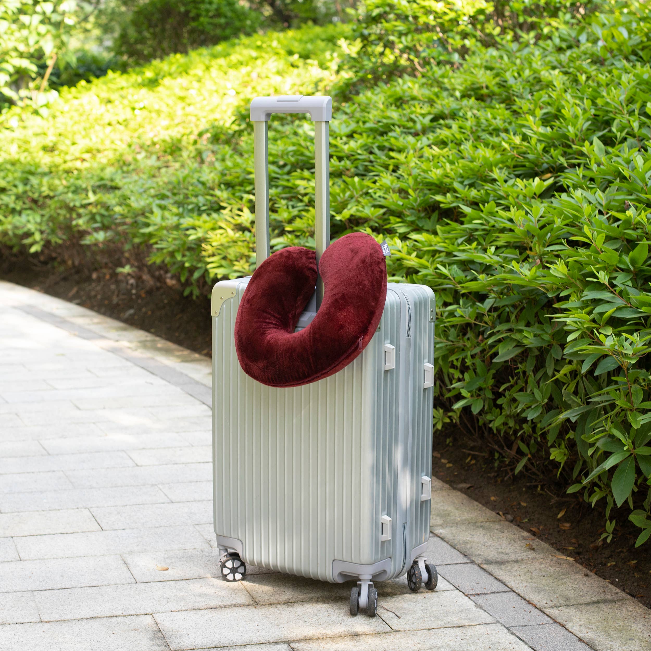 Sutton Home Fashions LLC - Wholesale Travel Pillow - Bon Voyage Classic Memory Foam Travel Neck Pillow Black17