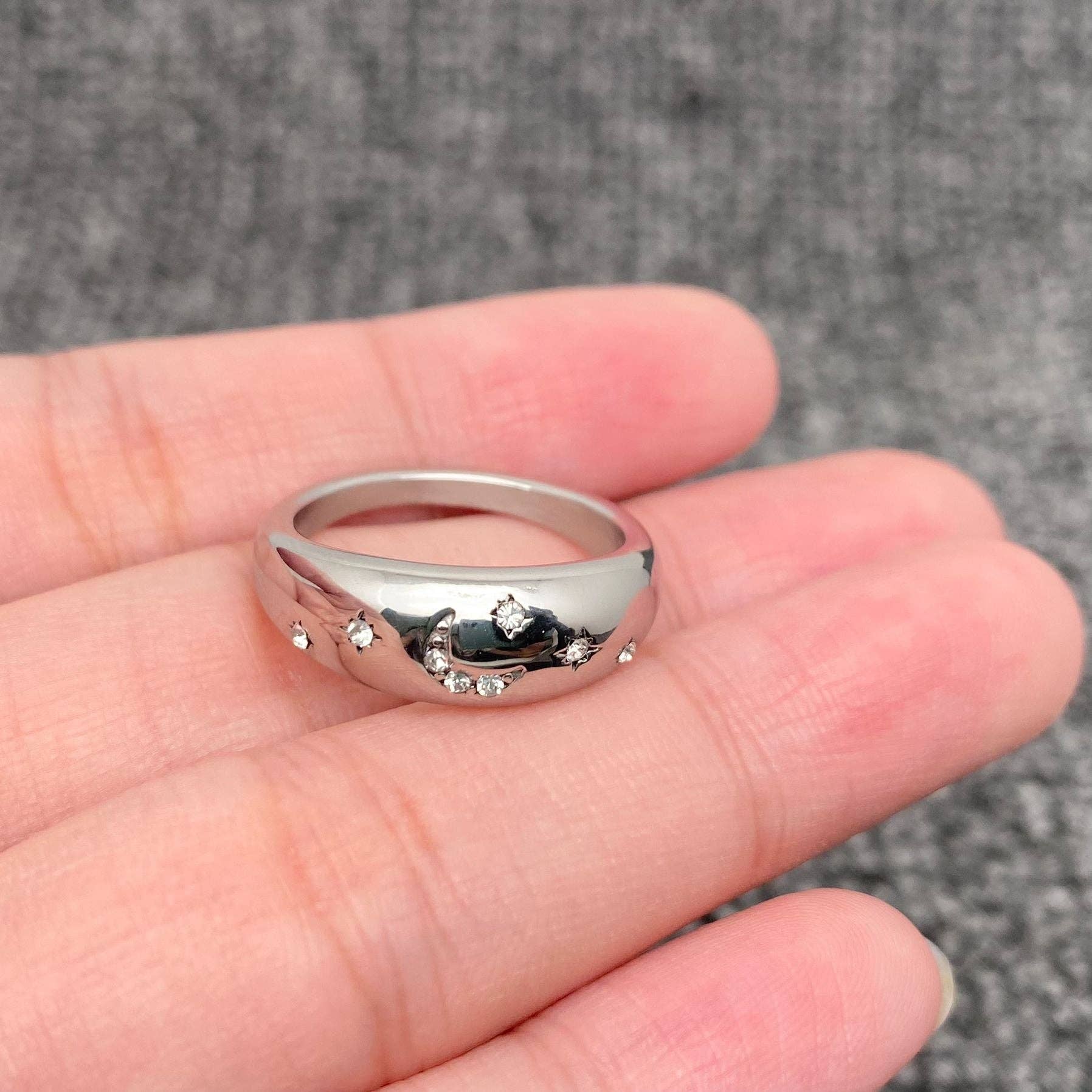 Mio Queena – wholesale Multi-stone ring – Inlaid CZ Star Moon 18K Gold Plated SS Ring - FGS/MS0