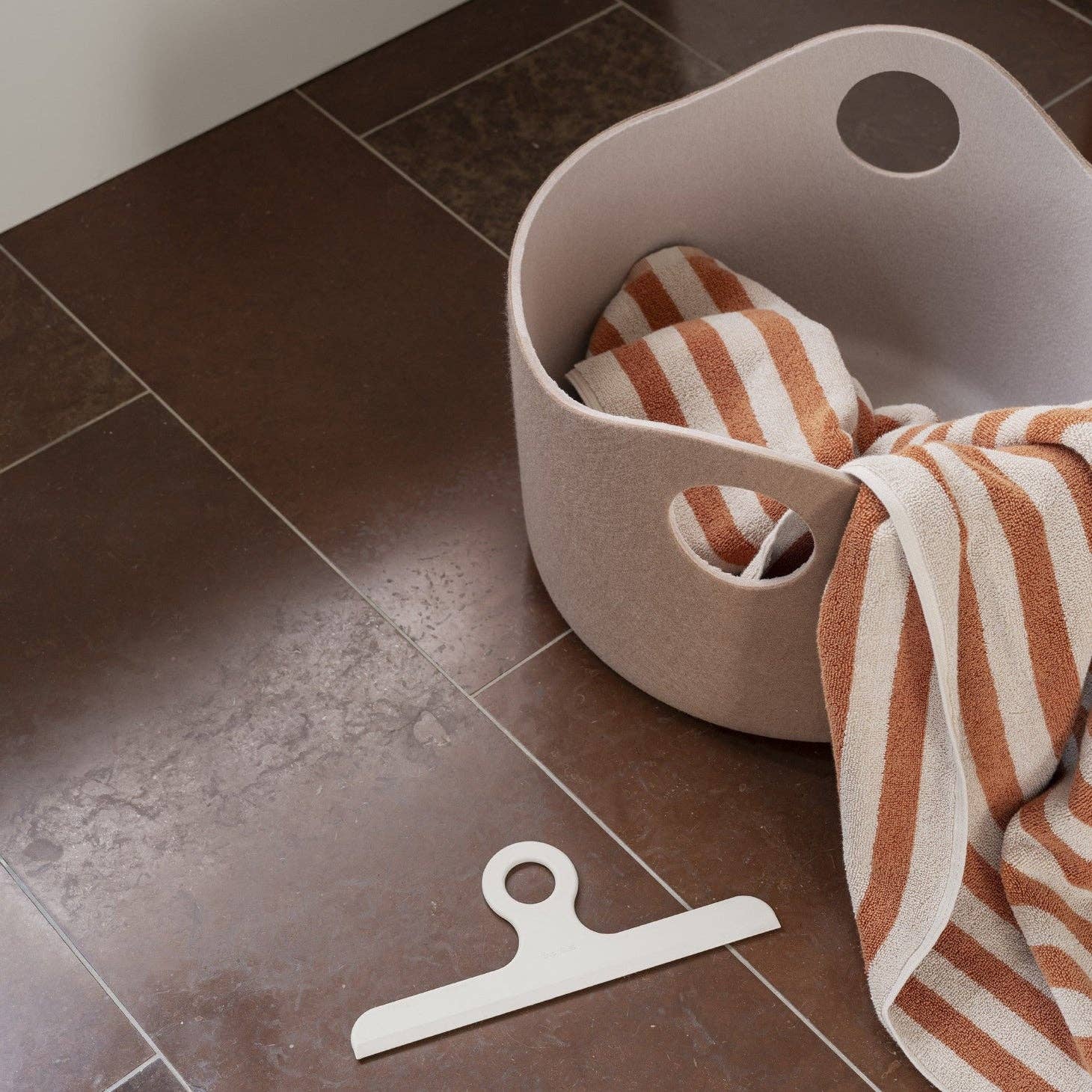 blomus - Wholesale Squeegee - KAPI Shower Squeegee6