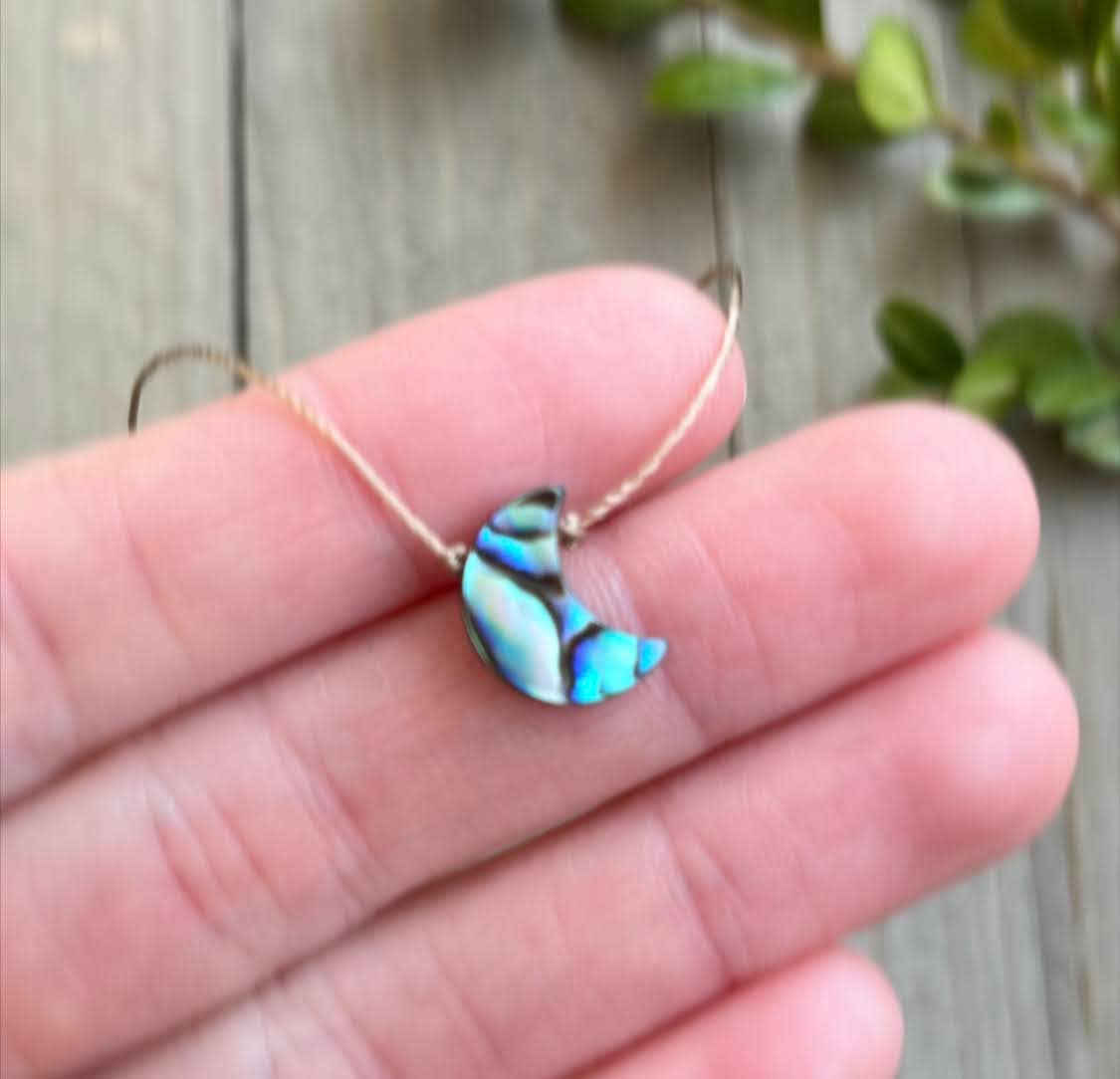 Merelani Designs – Colar pingente/pendente por atacado – Colar Abalone Crescent Moon Cord4