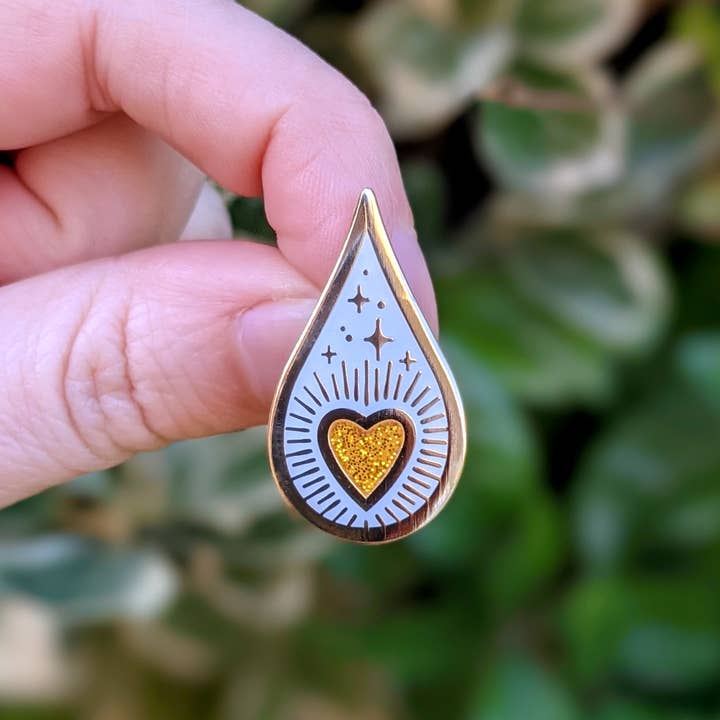 T & Belle - Wholesale Lapel Pin/Button - Drops of Magic - Gold 1 Year Breastfeeding Milestone Pin1