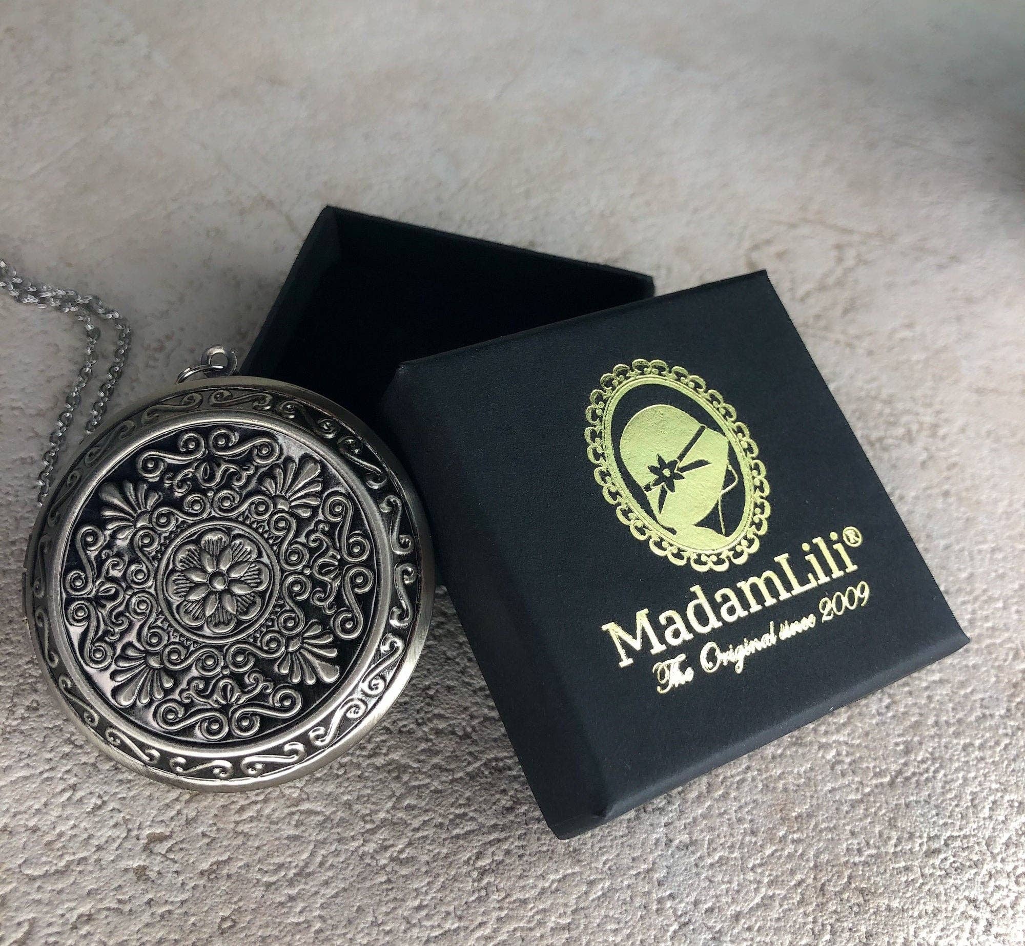 MadamLili - Wholesale Halskettinghanger - GEPERSONALISEERDE FOTOMEDAILLON KETTING MET FOTOSERVICE15