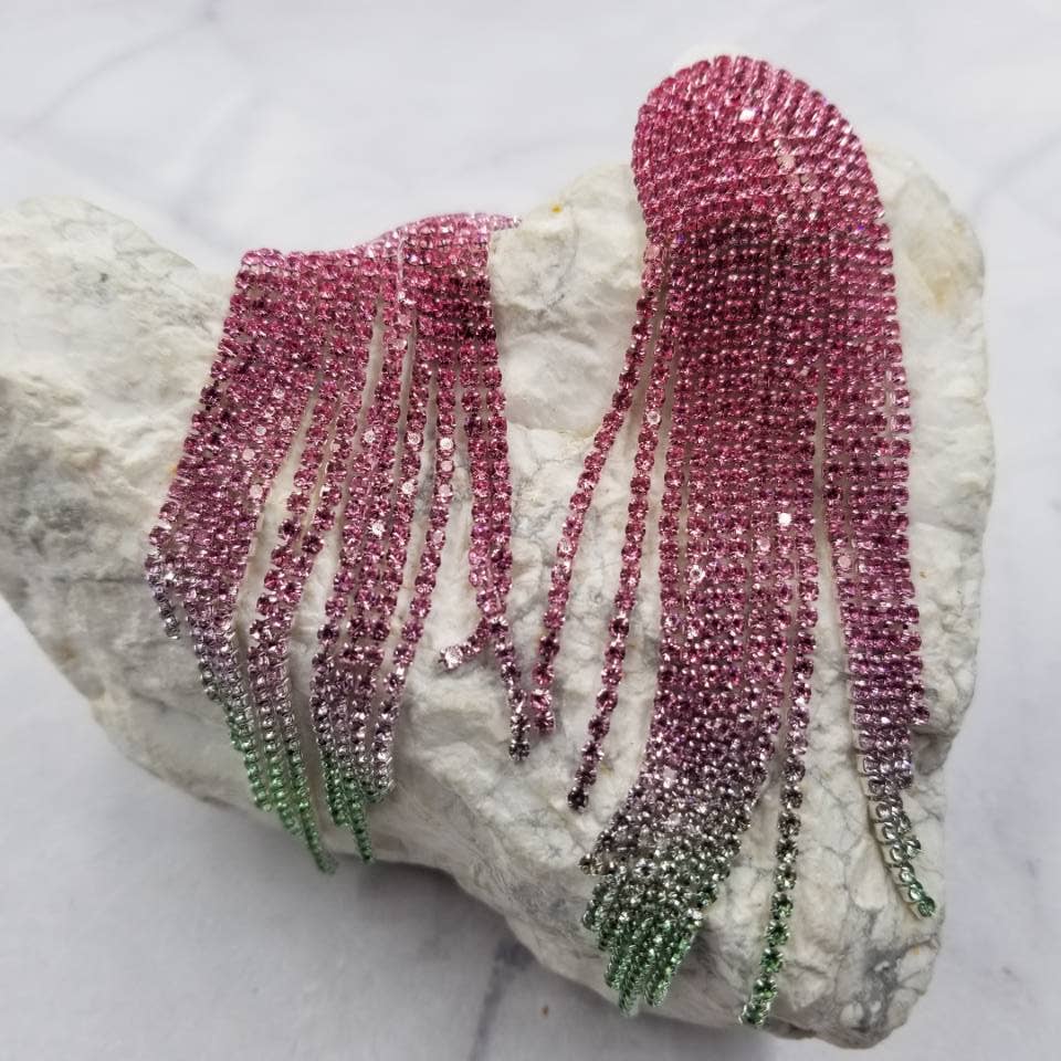 The Pretty Jewellery – Brincos com berloques por atacado – Brincos com franjas de cristal rosa neon2