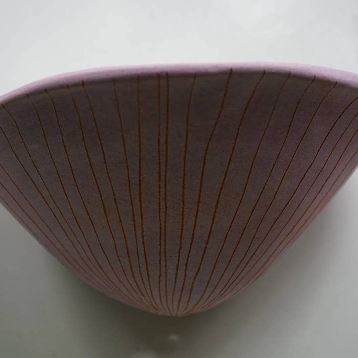 Half Light Honey ā wholesale Wall planter ā Vertical Line Wall Pocket in Purple & Terracotta1