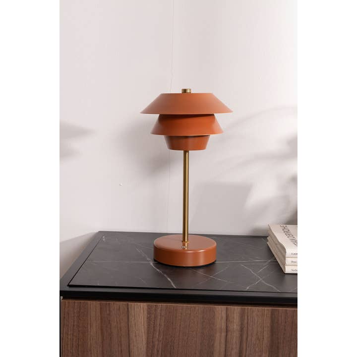 Gdeco - Wholesale Accent/Desk Lamp - Poul Coral And Gold Portable Lamp, 31*17 Cm.