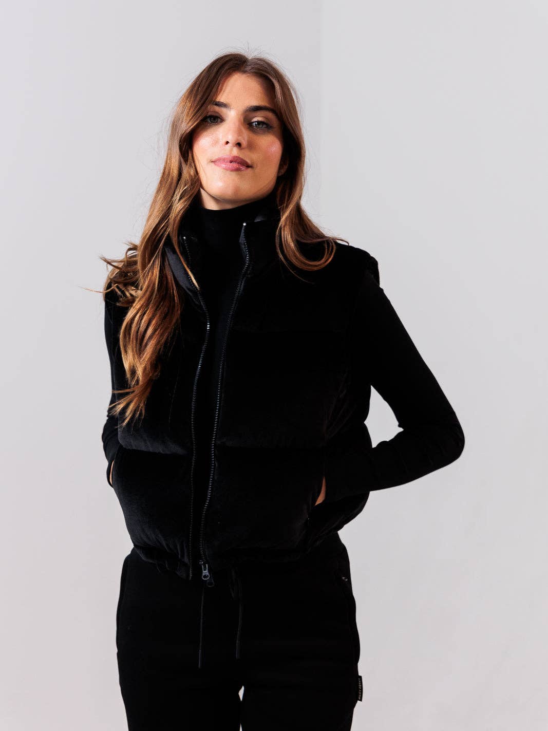 Après Actif - Vente Veste sans manches – femme - Doudoune sans manches en velours des Alpes — Noir2